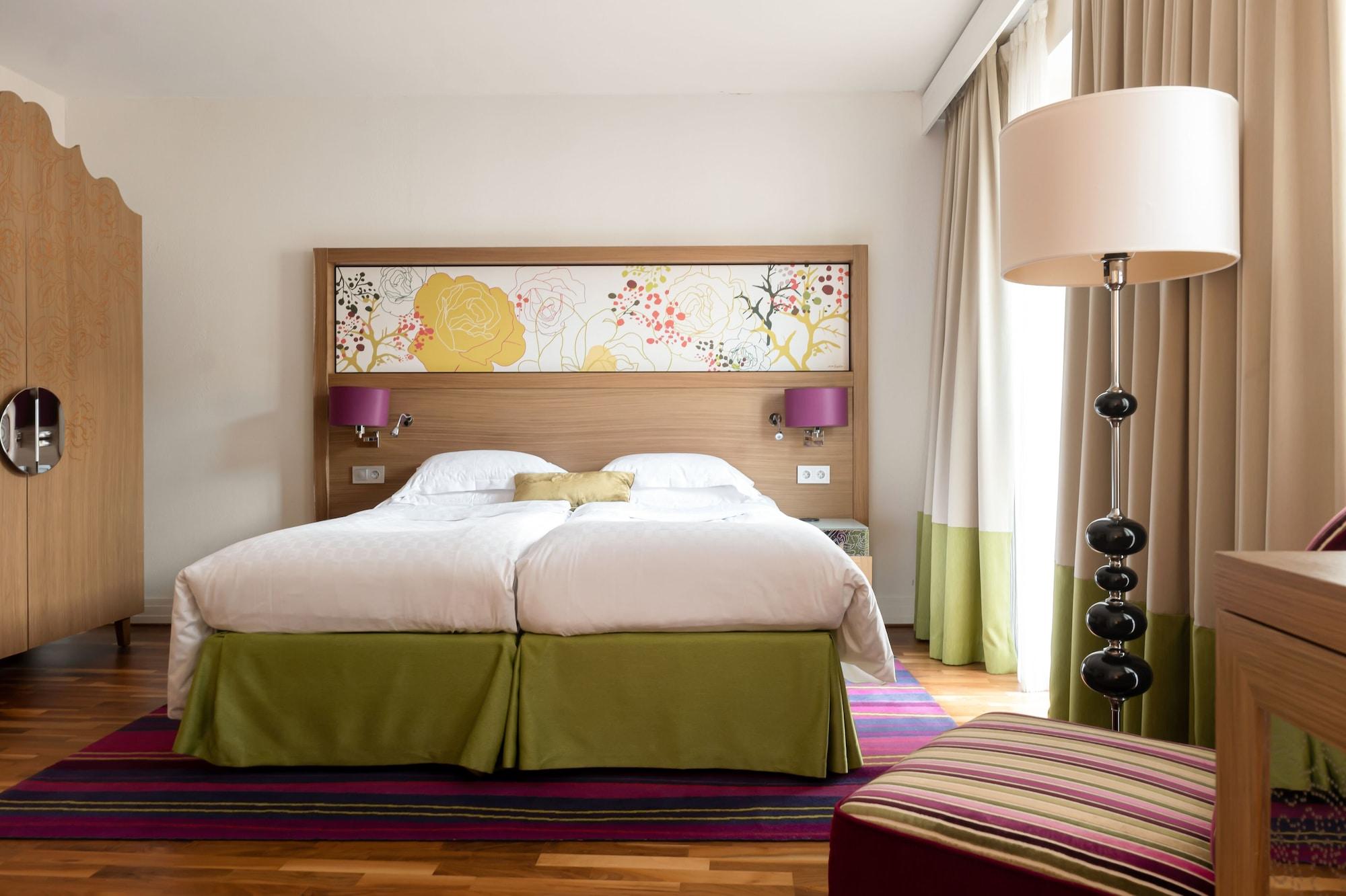 Hotel Elite Esplanade 4*